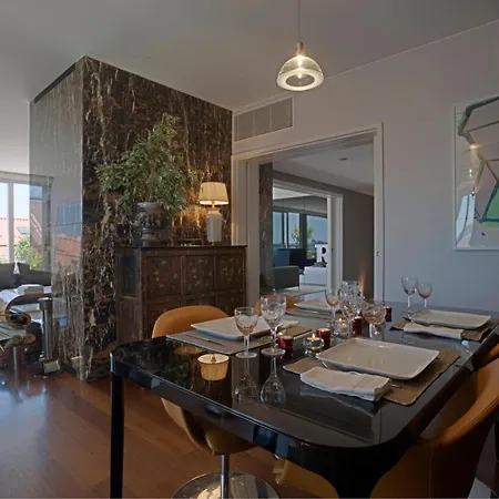Chiado Penthouse Apartament *