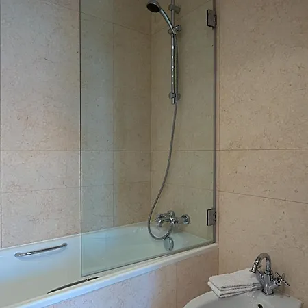 Chiado Penthouse Apartament *